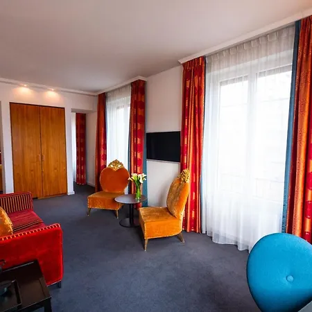 Szálloda The Ambassador 4*