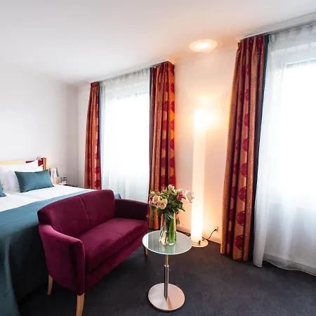 Hotel The Ambassador